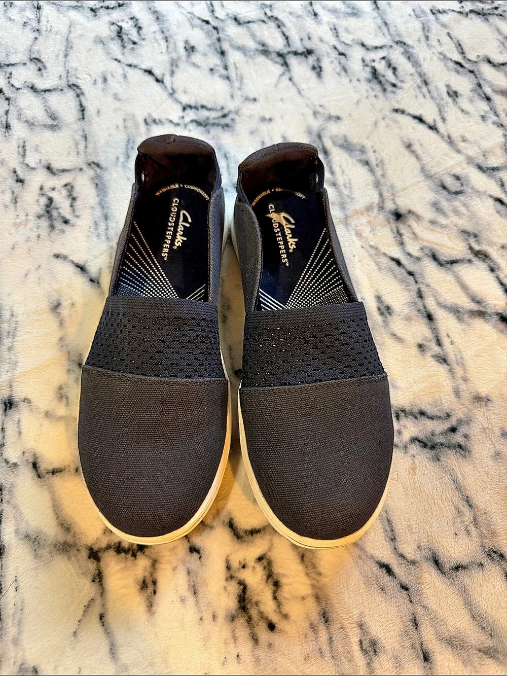Clarks Cloudsteppers Women's Black & White Sneakers Size 7.5